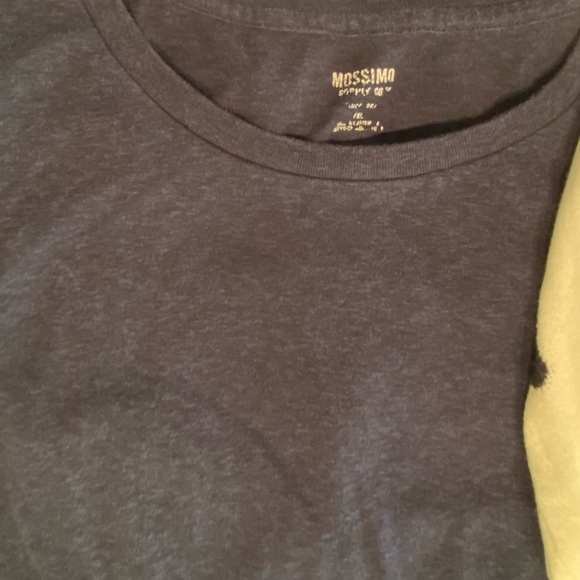 Women’s Size XXL Group Of Nice Tops - Tommy Hilfiger VNeck Sweater and 2 Long - Picture 3 of 4